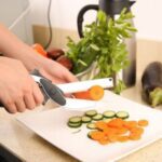 Clever Cutter Crockery 2 in 1 Knife Cutting Board
